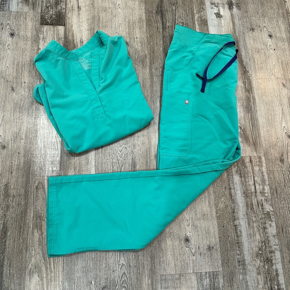 FIGS Scrubs Set- Surgical Green SMALL/MEDIUM